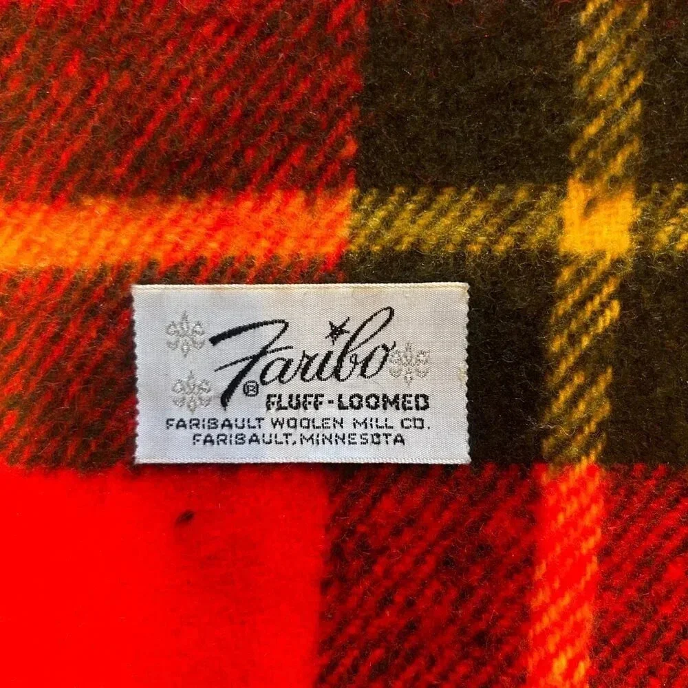 Faribo Vintage Fluff Loomed Red Black Plaid Stadium Blanket 52